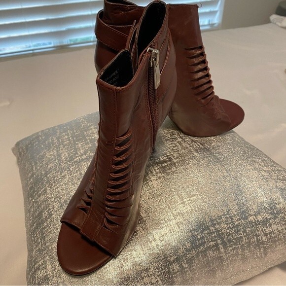 Trouve Peep Toe Leather Boot Chocolate Brown Stiletto Heel Cut Out Design Size 7 - Picture 2 of 15